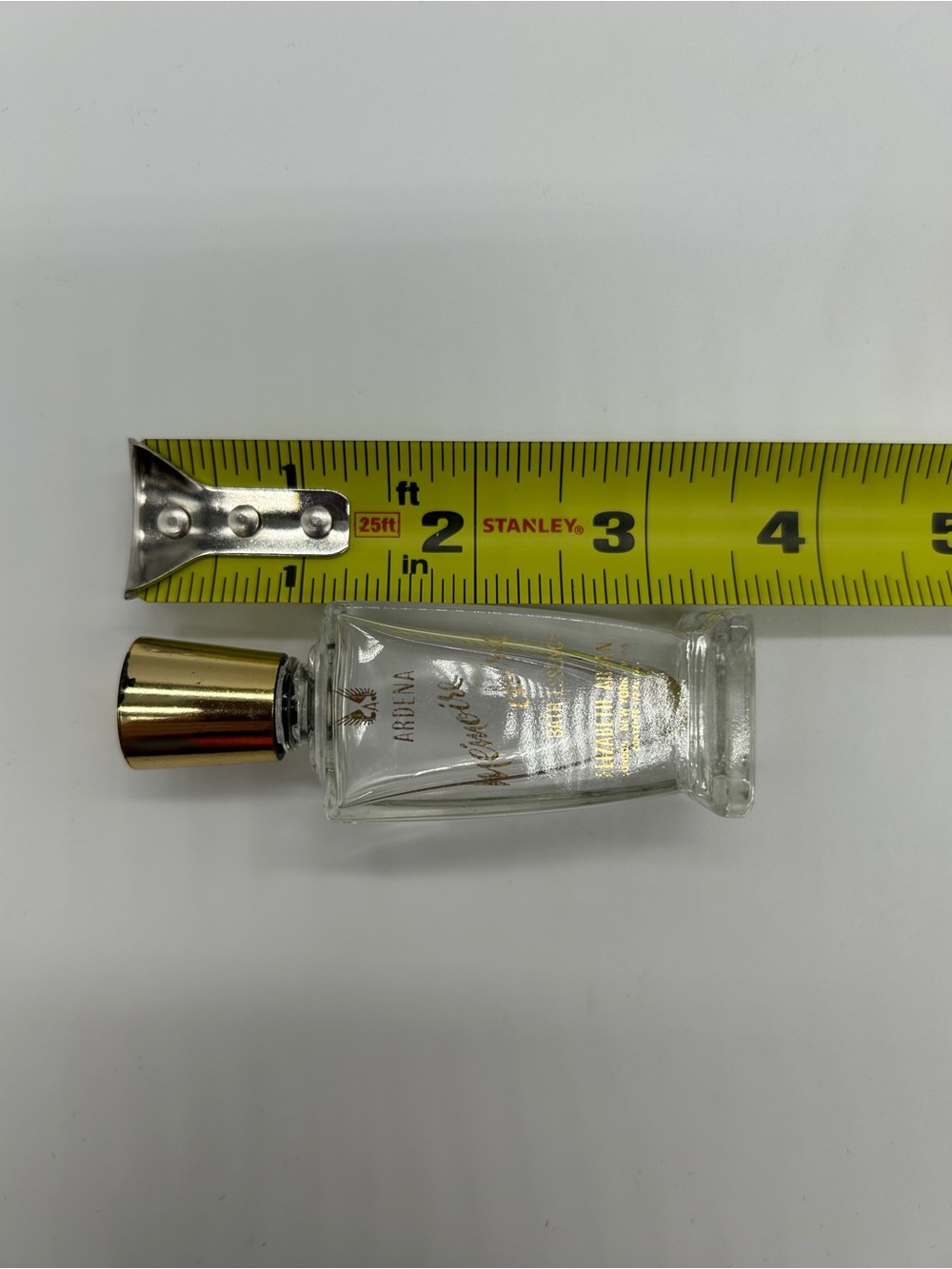 Vintage Elizabeth Arden Mémoire Chérie Bath Essence – ½ oz